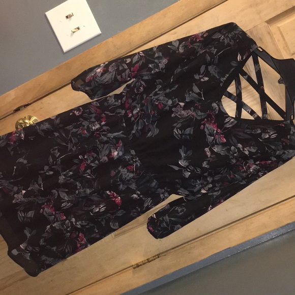 Maurices Dresses & Skirts - Black floral cross cross